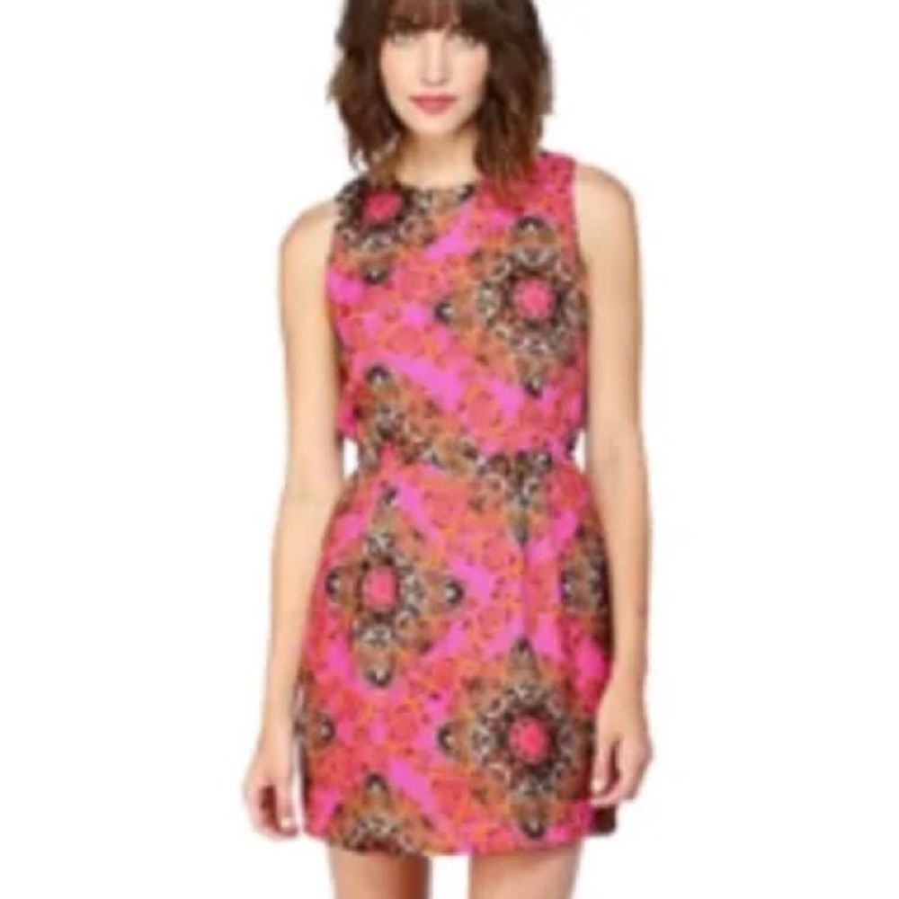 Jack by BB Dakota Pink Paisley Shift Dress Size 4 Sleeveless Mini Boho Mod